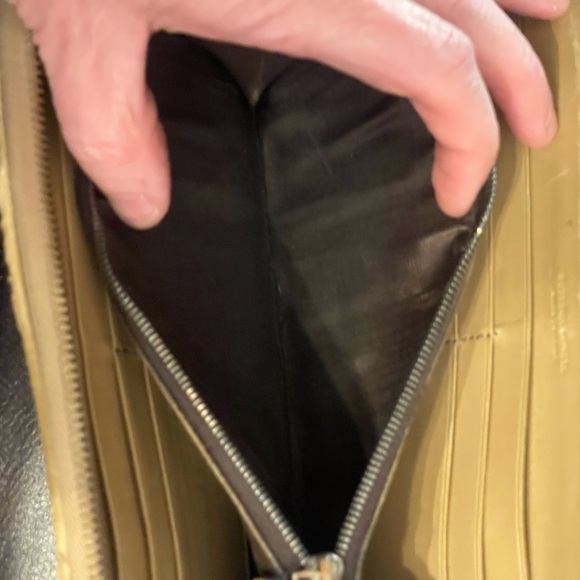 Bottega Veneta Tan Leather Wallet - Picture 9 of 10